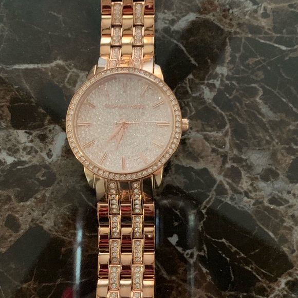 Michael Kors watch - Picture 1 of 2